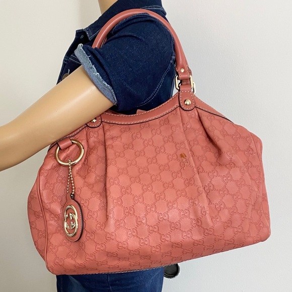 Gucci Handbags - 🌺CUTE🌺 Gucci Satchel